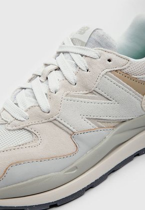 Tenis Lifestyle Beige-Taupé-Gris New Balance 57/40