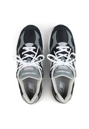 Tenis Lifestyle Unisex Made In USA 992 Core New Balance U992BK