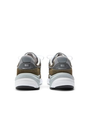 Tenis Lifestyle Unisex Made In USA 990 V6 New Balance U990OG6