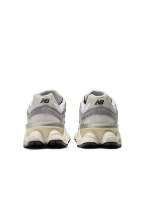 Tenis New Balance 9060 Hombre-Gris/Negro
