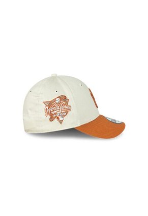 Gorra New Era New York Yankees 940 Unisex-Beige/Naranja