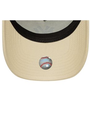 Gorra New Era New York Yankees League 9Forty-Beige