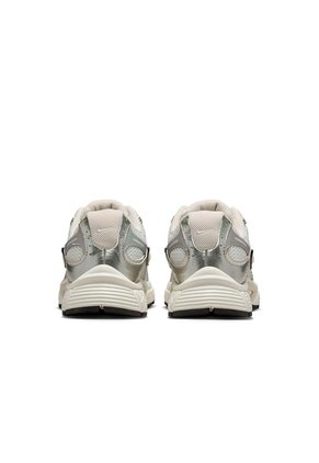 TENIS NIKE MUJER HQ7901-104 V5 RNR Talla 7.5