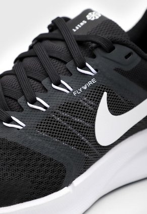 Tenis Running Negro-Blanco Nike Run Swift 3