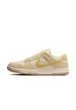 Tenis Mujer Lifestyle Nike Dunk Low Next Nature SE Dorado de Nike