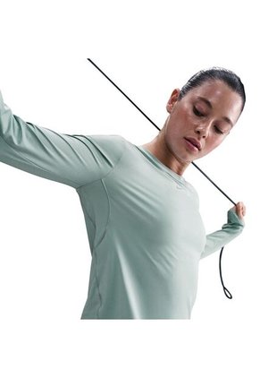 Camiseta Mujer Nike One Classic Verde