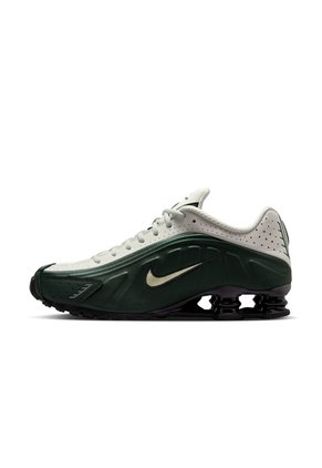 TENIS NIKE HOMBRE HQ1988-300 SHOX Talla 9