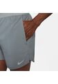 Pantaloneta Hombre Nike Stride Gris de Nike