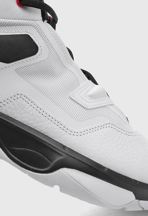 Tenis Basketball Blanco-Negro NIKE Jordan Stay Loyal 3