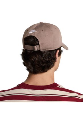 Gorra Nike Club Cap Jdi L Hombre-Café
