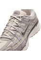 Tenis Hombre Lifestyle Nike P-6000 SE Gris de Nike