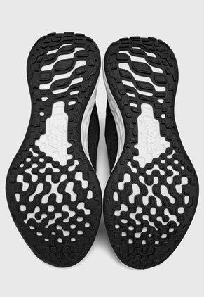 Tenis Negro-Blanco-Dorado Nike Revolution 6 NN