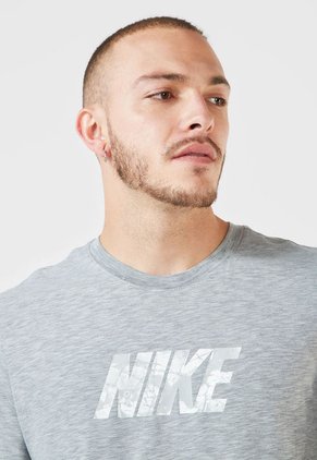 Camiseta Gris-Blanco Nike Dri-Fit Club