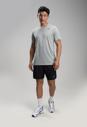 Camiseta NIKE Dri-FIT Legend Gris