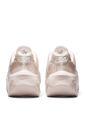 Tenis Nike Wmns Air Max Muse Mujer-Blanco Plata