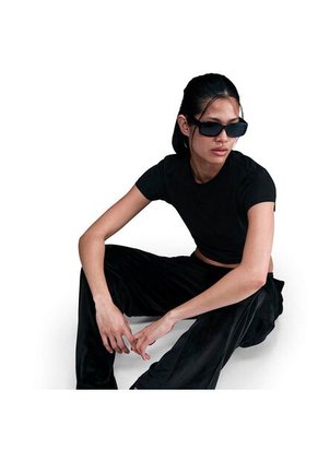 CAMISETA NIKE MUJER HF9538-010 Talla M