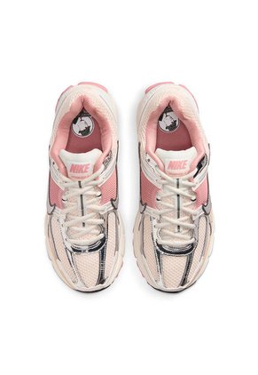 TENIS NIKE MUJER HF1877-102 VOMERO Talla 7