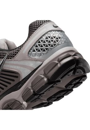 Tenis Hombre Nike Zoom Vomero 5