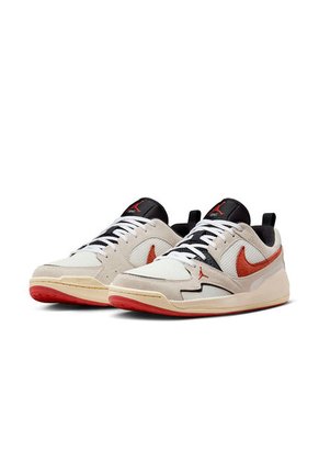 TENIS NIKE MUJER HJ6777-101 JORDAN CM Talla 8