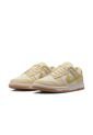 Tenis Mujer Lifestyle Nike Dunk Low Next Nature SE Dorado de Nike