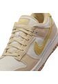 Tenis Mujer Lifestyle Nike Dunk Low Next Nature SE Dorado de Nike