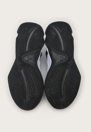 Tenis Basketball Negro-Blanco Nike Giannis Immortality 3