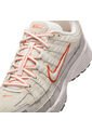 Tenis Hombre Lifestyle NIKE P-6000 PRM Gris/Naranja de Nike