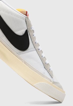Tenis Lifestyle Blanco-Beige-Negro NIKE Blazer Low Pro Club