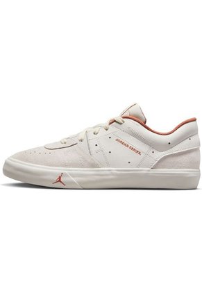 Tenis Nike Jordan Series Es Sport Classic-Beige