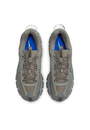 Tenis Hombre Nike Zoom Vomero Roam Gris