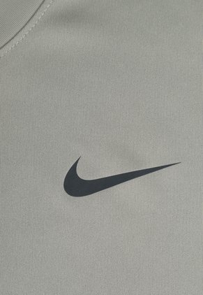 Camiseta Training NIKE Gris