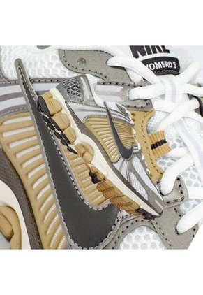 Tenis Nike Zoom Vomero 5 Hombre