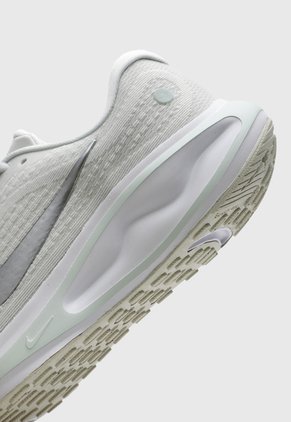 Tenis Running NIKE Journey Run Marfil