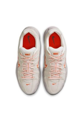 Tenis Hombre Lifestyle NIKE P-6000 PRM Gris/Naranja