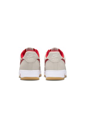 TENIS AIR FORCE 1 07 LV8 1 NIKE