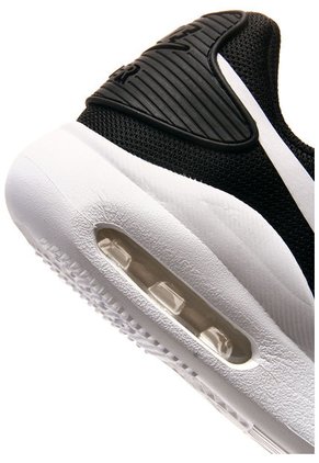 Tenis Running Negro-Blanco Nike Air Max Oketo