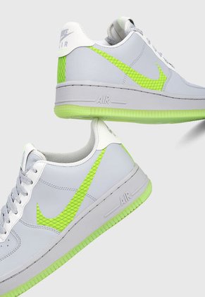 Tenis Lifestyle Gris-Blanco-Verde Nike Air Force 1 07 LV8 Volt Swoosh AF1