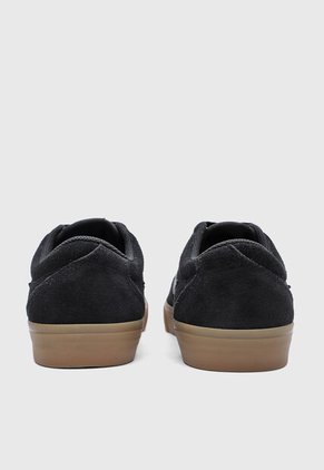 Tenis NIKE Charge Suede Negro