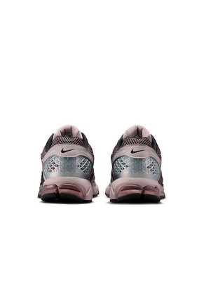 TENIS NIKE HOMBRE FB9149-005 VOMERO Talla 9.5