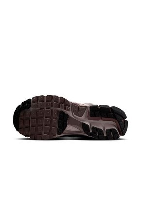 TENIS NIKE HOMBRE FB9149-005 VOMERO Talla 9