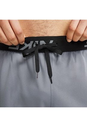 Pantaloneta Nike Dri Fit Totality Knit 7-Gris