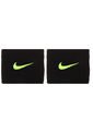 Muñequeras Negra-Verde Nike Swoosh de Nike