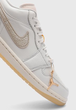 Tenis Lifestyle NIKE  Air Jordan 1 Low Se V2  Beige