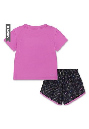 Conjunto Nike Essentials Aop Sprinter Se Niña-Fucsia/Negro