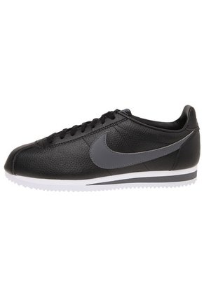 Tenis Lifestyle Negro/Gris Nike Cortez leather