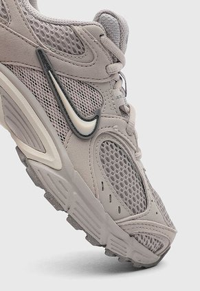 Tenis NIKE V5 RNR Taupe