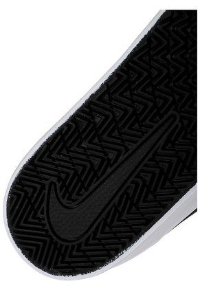 Tenis Skateboarding Negro-Blanco Nike Sb Charge Solarsoft