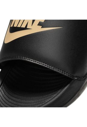 Chancletas Nike Victori One Slide Hombre-Negro/Dorado