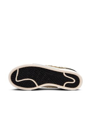 TENIS NIKE MUJER HF9548-001 COURT LEG Talla 7