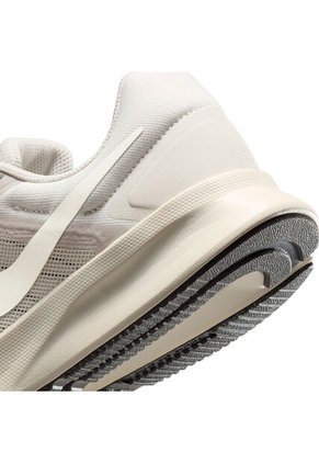 TENIS NIKE MUJER DR2698-011 RUN SWIFT Talla 7